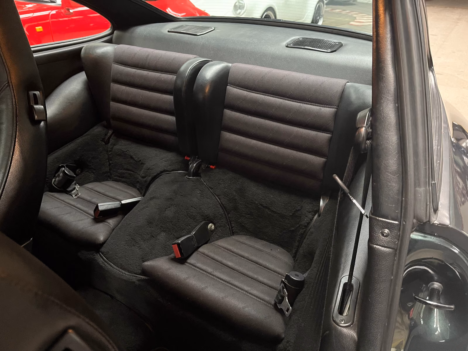 Porsche Gebrauchtwagenangebot PORSCHE 911 (URMODELL) 3.2L CARRERA COUPE IN MOOSGRÜN