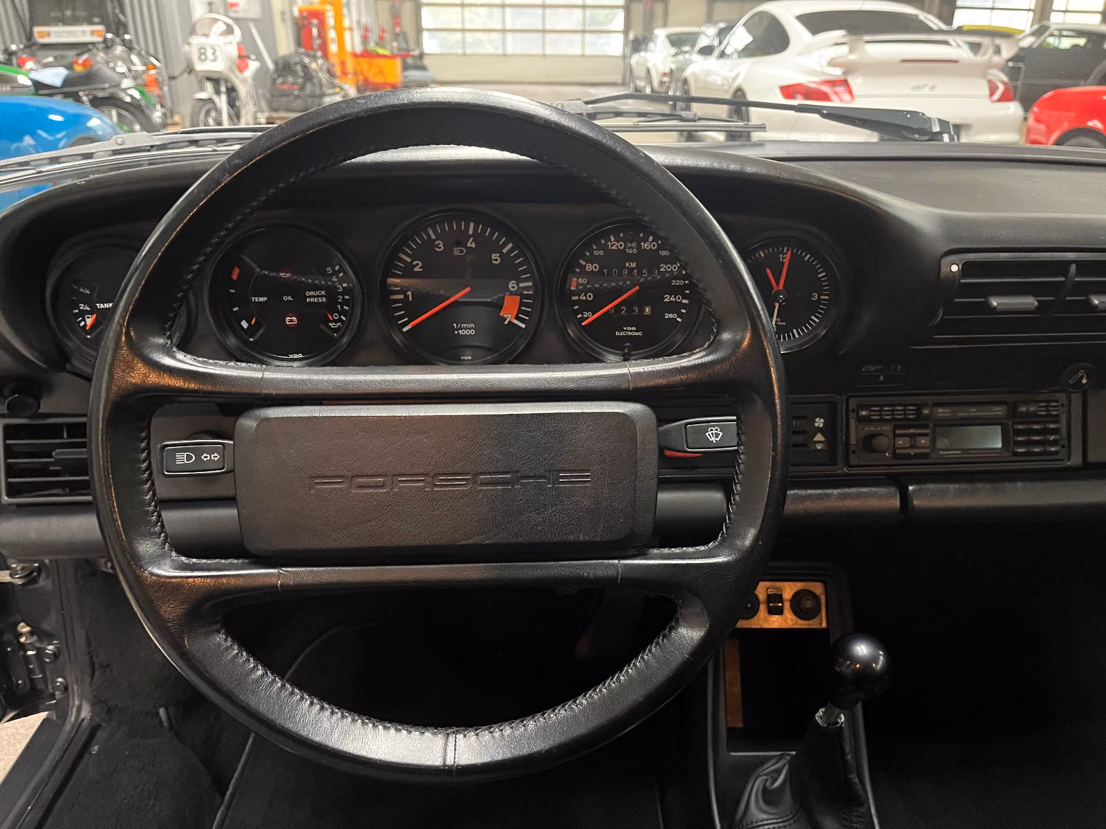 Porsche Gebrauchtwagenangebot PORSCHE 911 (URMODELL) 3.2L CARRERA COUPE IN MOOSGRÜN