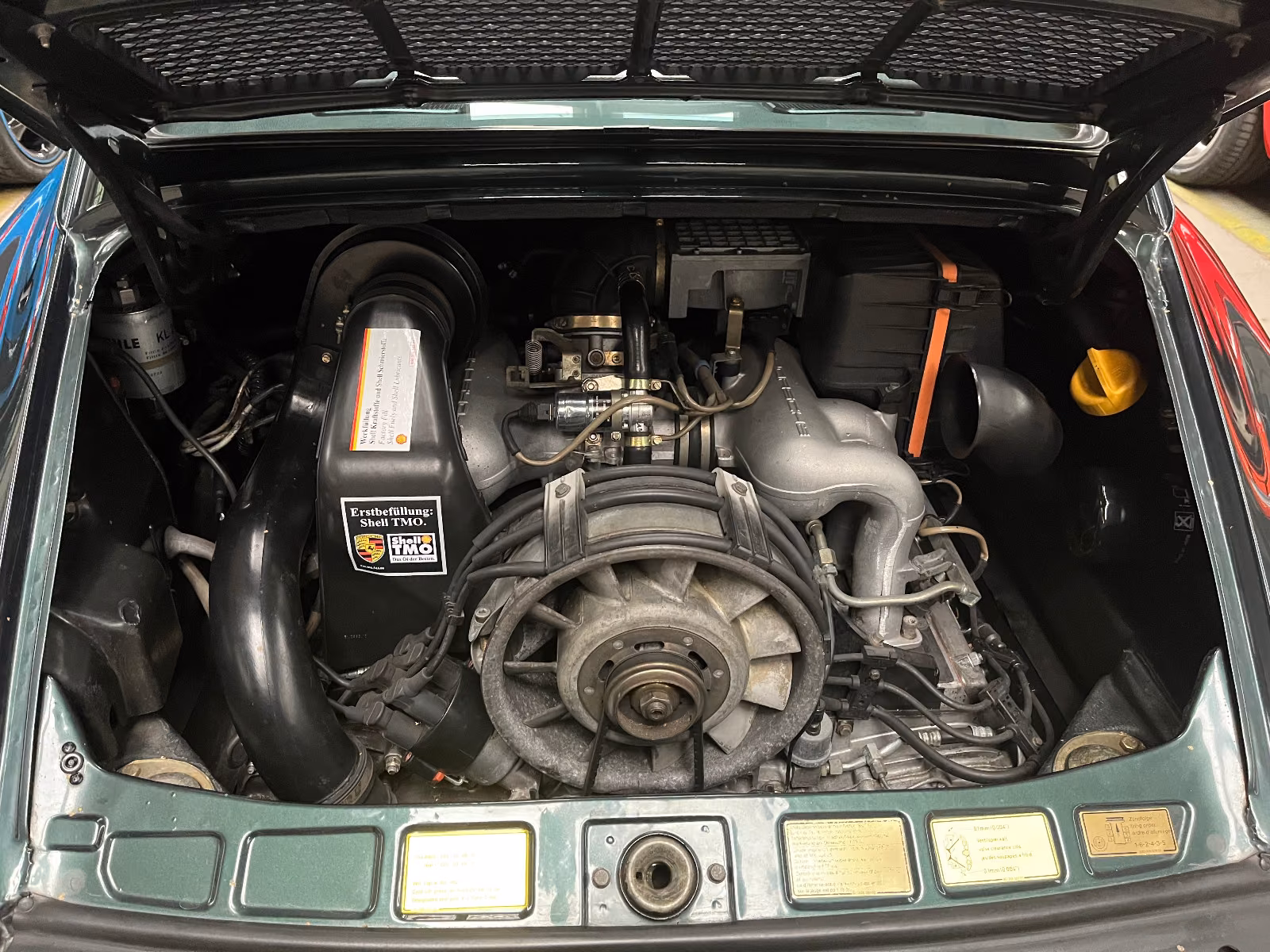Porsche Gebrauchtwagenangebot PORSCHE 911 (URMODELL) 3.2L CARRERA COUPE IN MOOSGRÜN