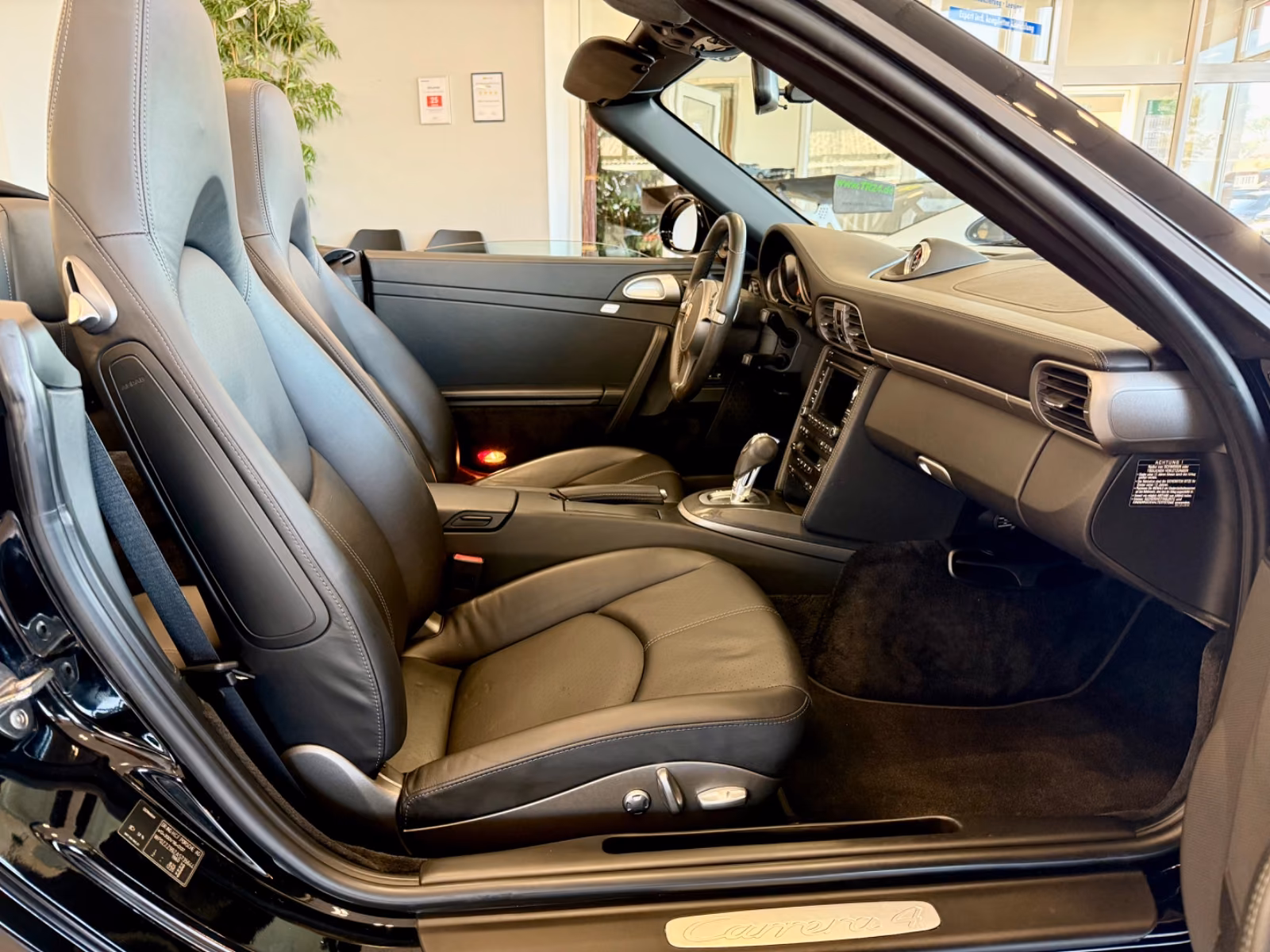 Porsche Gebrauchtwagenangebot PORSCHE 997 CARRERA 4 CABRIOLET - 1. HAND