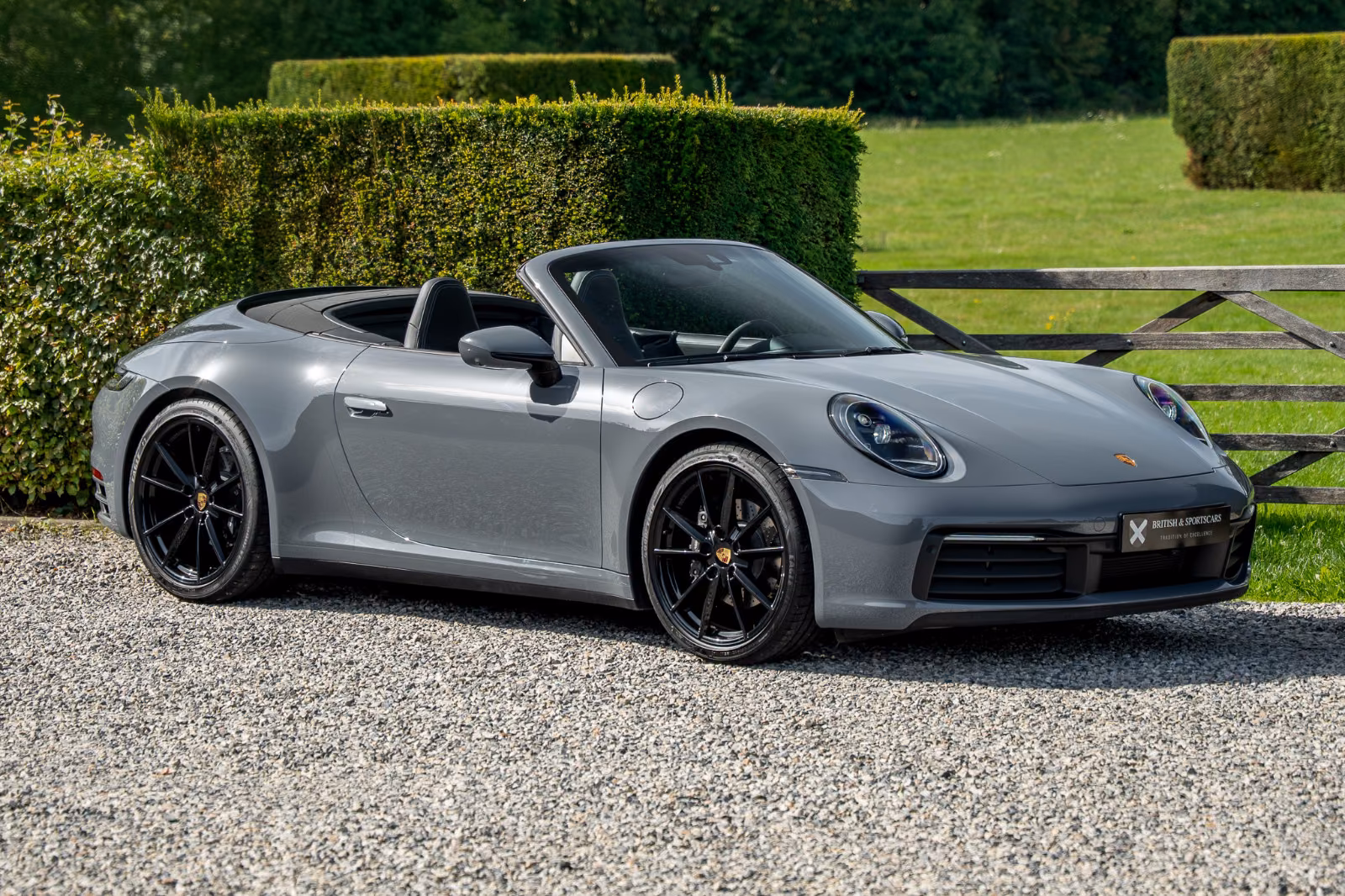 PORSCHR 992.1 CARRERA 4 CABRIOLET - 1. HAND